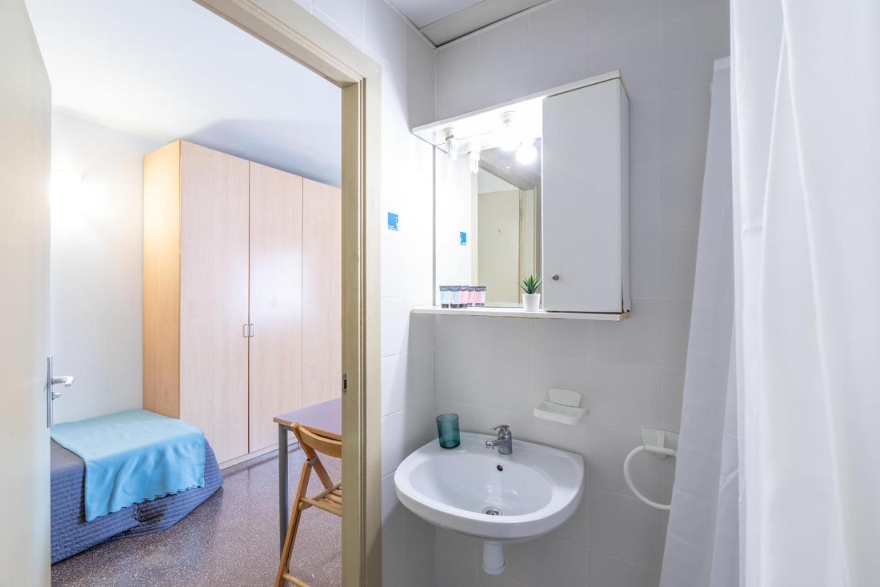 Residencia Universitaria Resa La Ciutadella Barcelona Buitenkant foto