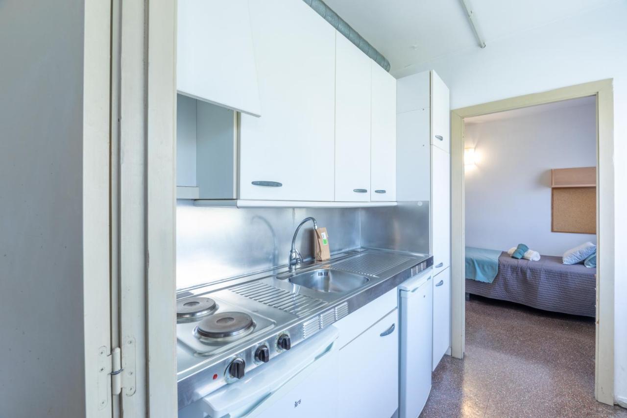 Residencia Universitaria Resa La Ciutadella Barcelona Buitenkant foto