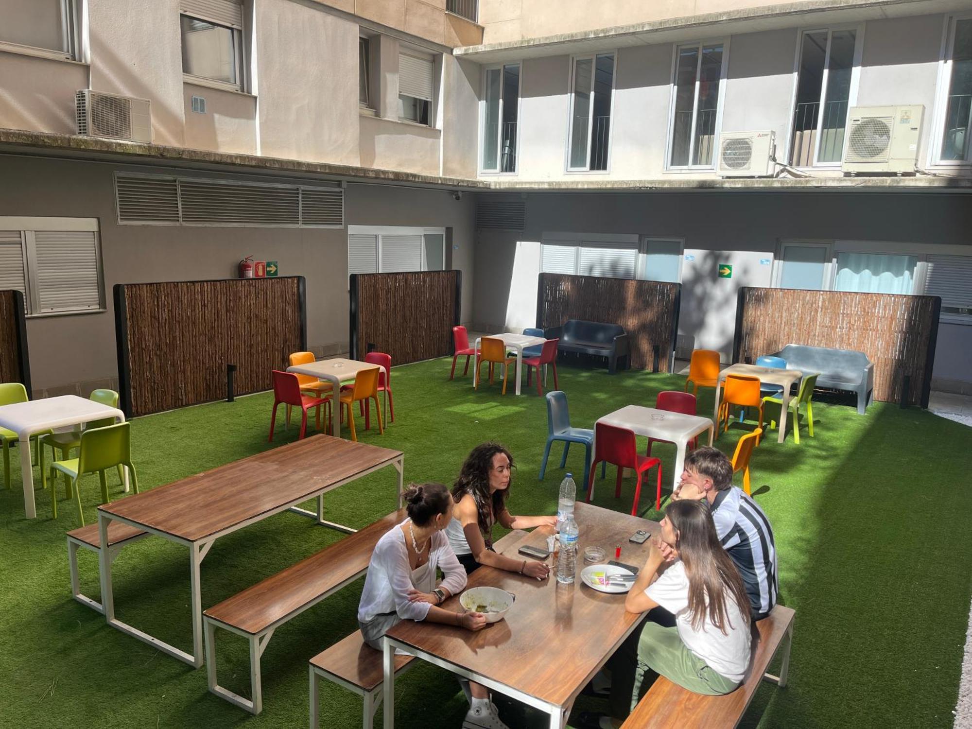 Residencia Universitaria Resa La Ciutadella Barcelona Buitenkant foto